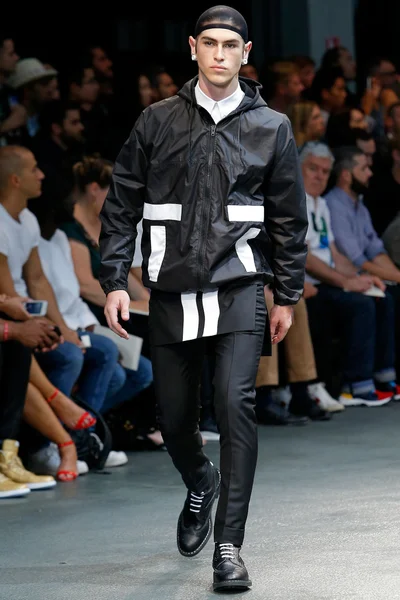 Look 27